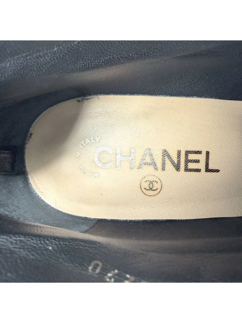 Chanel CC Quilted Cap Toe Ankle Boots Black Leather Size 38.5 US 7.5-8 Mid Heel - Picture 13 of 15